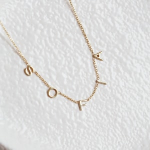 Collar inicial, collar de letras, collar de oro, collar de nombre personalizado, regalos de esposa, regalos para mamá, regalo de mamás, regalo de cumpleaños para ella