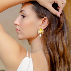 Orchid Earrings, Pearl Earrings, Boho jewelry, Pearl Bridal Earrings, Wedding Gifts, Pearl Dangling Earrings, Christmas Gift image 3