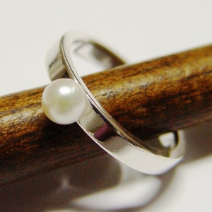 Zilveren ring met parel afbeelding 2