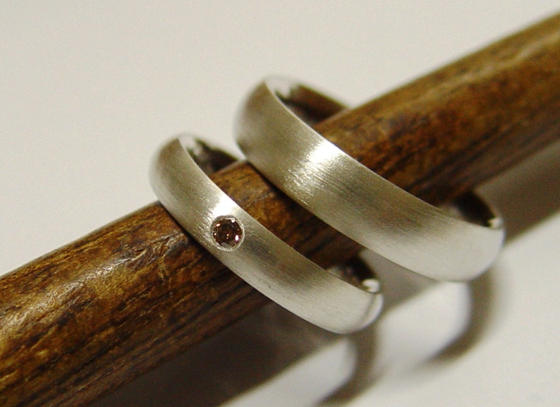 Wedding rings in silver with brilliant image 2