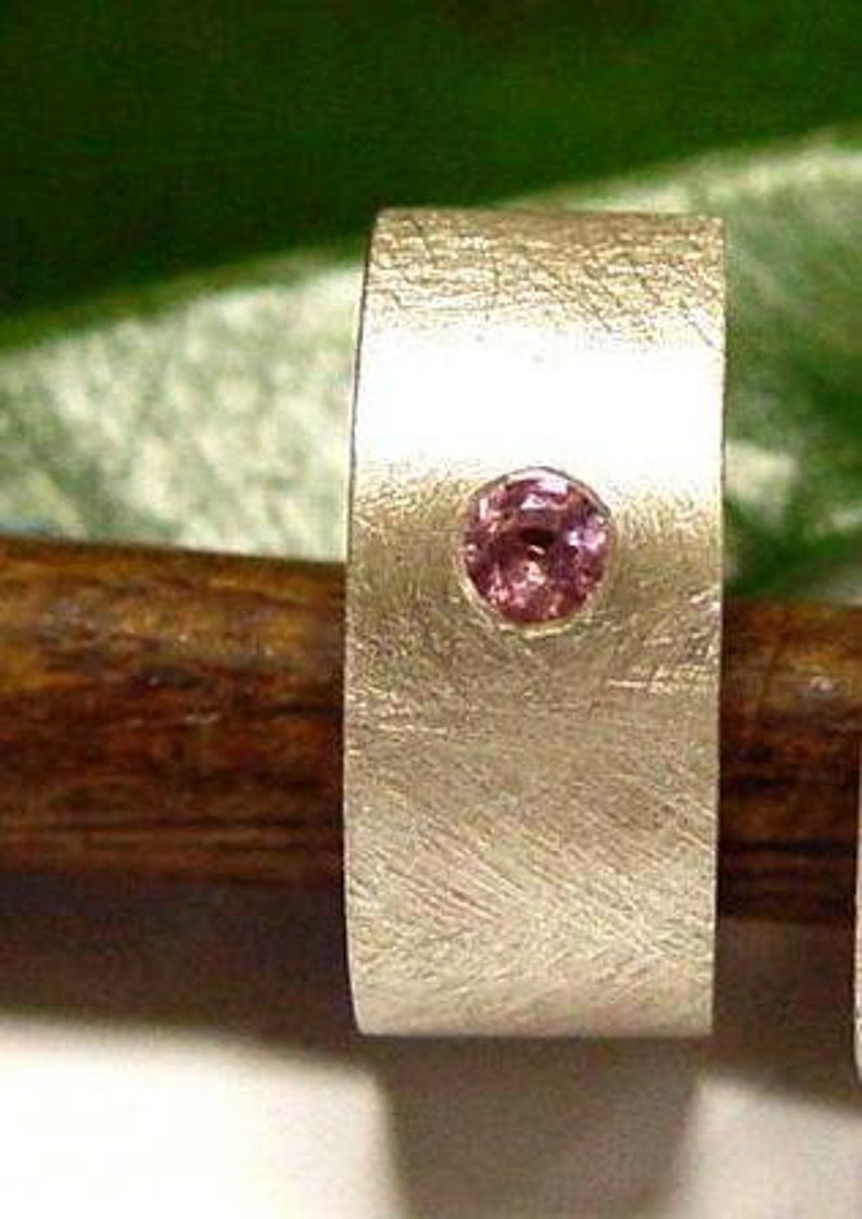 Bague en argent avec spinelle rose image 1