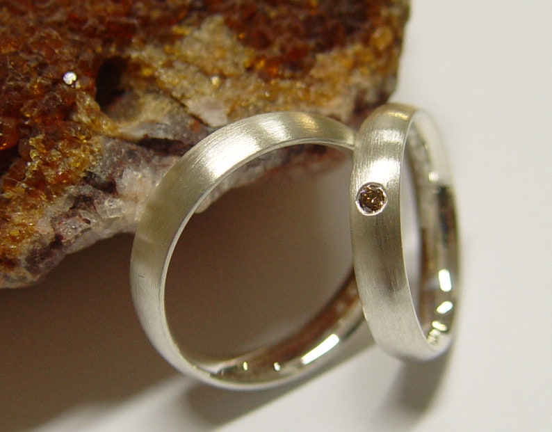 Wedding rings in silver with brilliant image 3