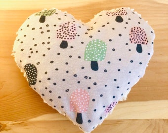 Bio Zirbenherz Kuschelherz Zirbenkissen aus 100% Bio Jersey Zirbenspänen Zirbenholz Geschenk Taufe Valentinstag Baby Valentin