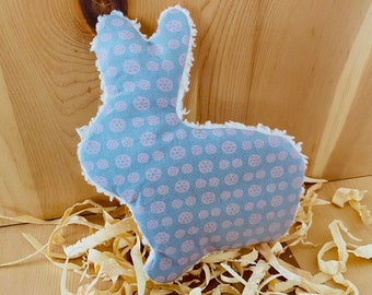 Bio Osterhase Zirbenhäschen Kuschelkissen Zirbenkissen aus 100% Bio Baumwolle befüllt mit Zirbenspänen Zirbenholz Geschenk Baby Kind