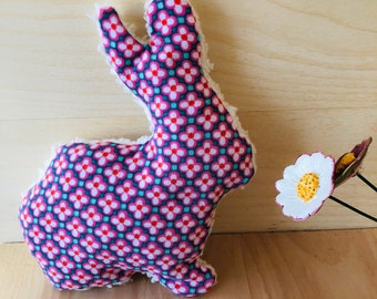 Bio Osterhase Zirbenhäschen Kuschelkissen Zirbenkissen aus 100% Bio Jersey befüllt mit Zirbenspänen Zirbenholz Geschenk Taufe Baby Ostern