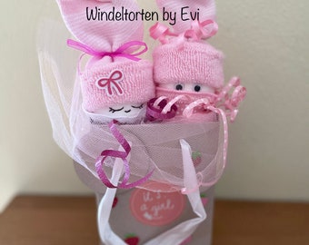 Windelbabys in der Geschenktasche, kleines Babygeschenk für Mädchen