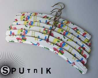 6 children's hangers with dwarf motif