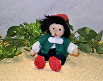 Mini doll bending doll Pinoccio seasonal table spring decoration