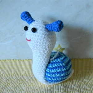 Schnecke Kriechtier Amigurumi Baumwolle gehäkelt 15 cm Blau