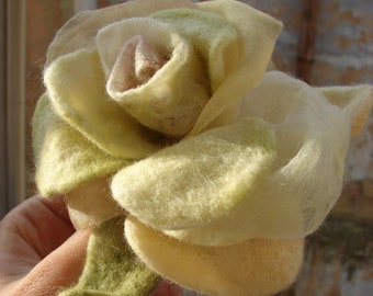 Green White Felted Rose Wool brooch Motherʼs Day Gift Flower brooch OOAK Classic style Handmade flower Soft Silk Wool Flower pin Art flower