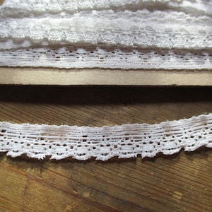 1 x 1/1,5/2 oder 3 m Spitze weiß oder farbig, elastisch, verschiedene Breiten, Längen und Farben