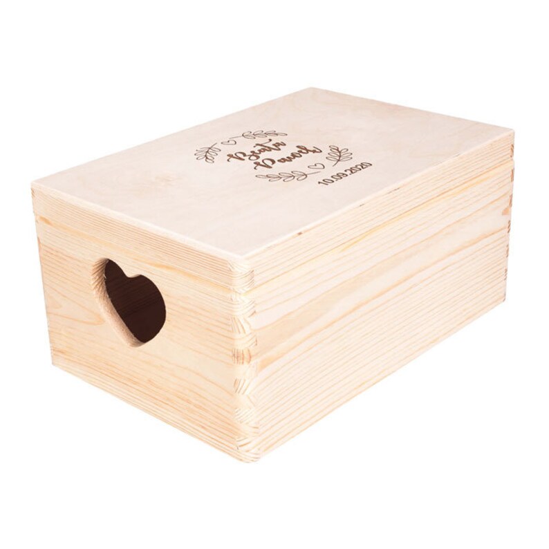 Wooden box with heart PU0059