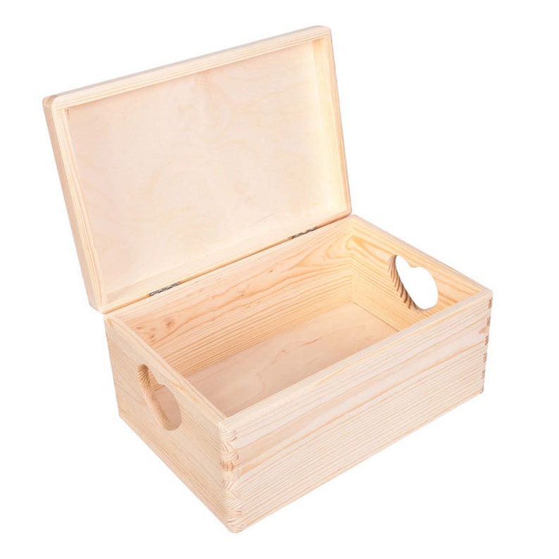 Wooden box with heart PU0059
