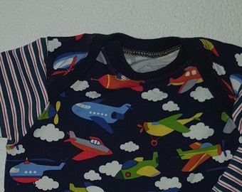 Handmade Langarm - Babyshirt Gr. 68 m. amerik. Ausschnitt Flugzeuge dunkelblau