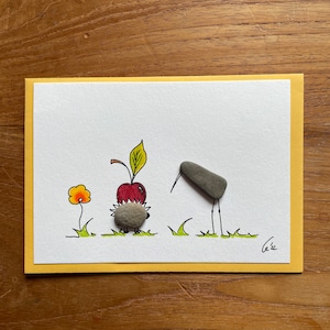 Kieselsteinbild Postkarte Vogel mit Igel