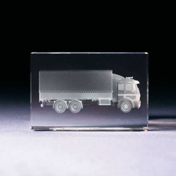 Schlüsselanhänger "LKW" / Glasblock mit 3D Lasergravur | edle Geschenkideen / Präsente für Männer / Kollegen / LKW Fahrer / Technik Fans