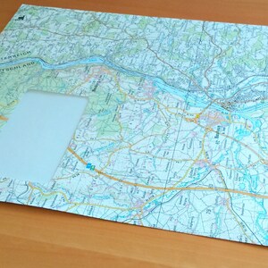 Versandtaschen mit Sichtfenster und Klebestreifen aus Landkarten (8 Stück) Direktrecycling