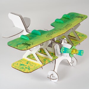 Flugzeug aus Pappe weiß - DAS PAPPHAUS