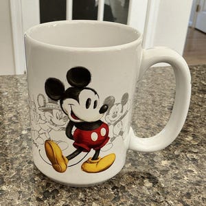 Musse Pigg Genom Åren Keramik Kaffemugg 2003 - Disney Store