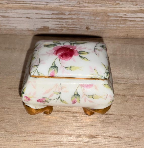 Vintage Lefton 1239 Tiny Floral Rose Porcelain Trinket Footed Box