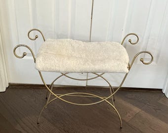 Panca da toeletta vintage MCM, sedia in metallo stile Hollywood Regency, sgabello Art Deco.