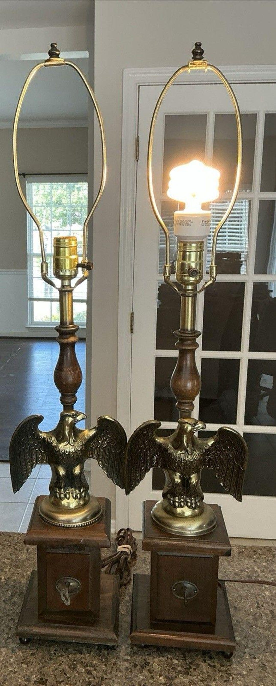 vintage-eagle-lamp-brass-bronze-wood-finish-american-bald-eagle