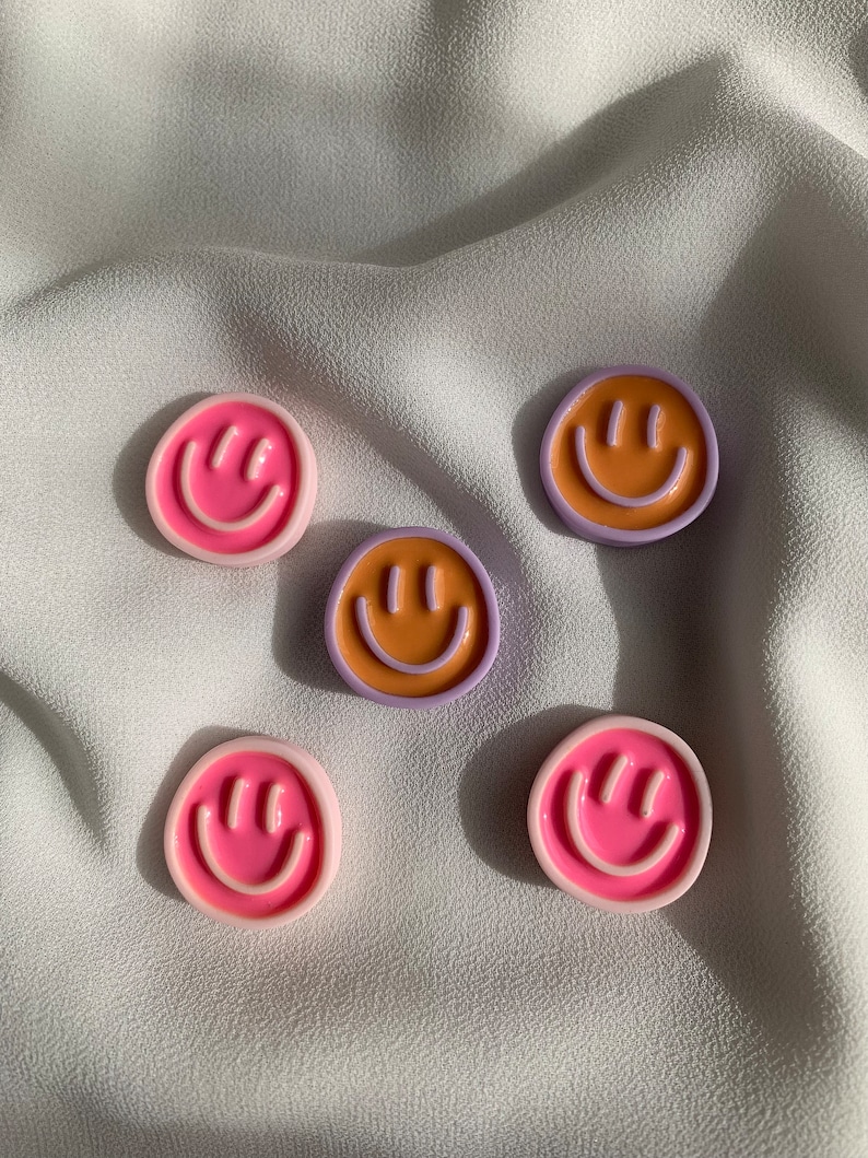 Magnet Smiley zufällige Farbe Kühlschrankmagnete Magnete Magnetwand Kühlschrank Smiley Smile Bunt Dekoration Gute Laune Bild 2