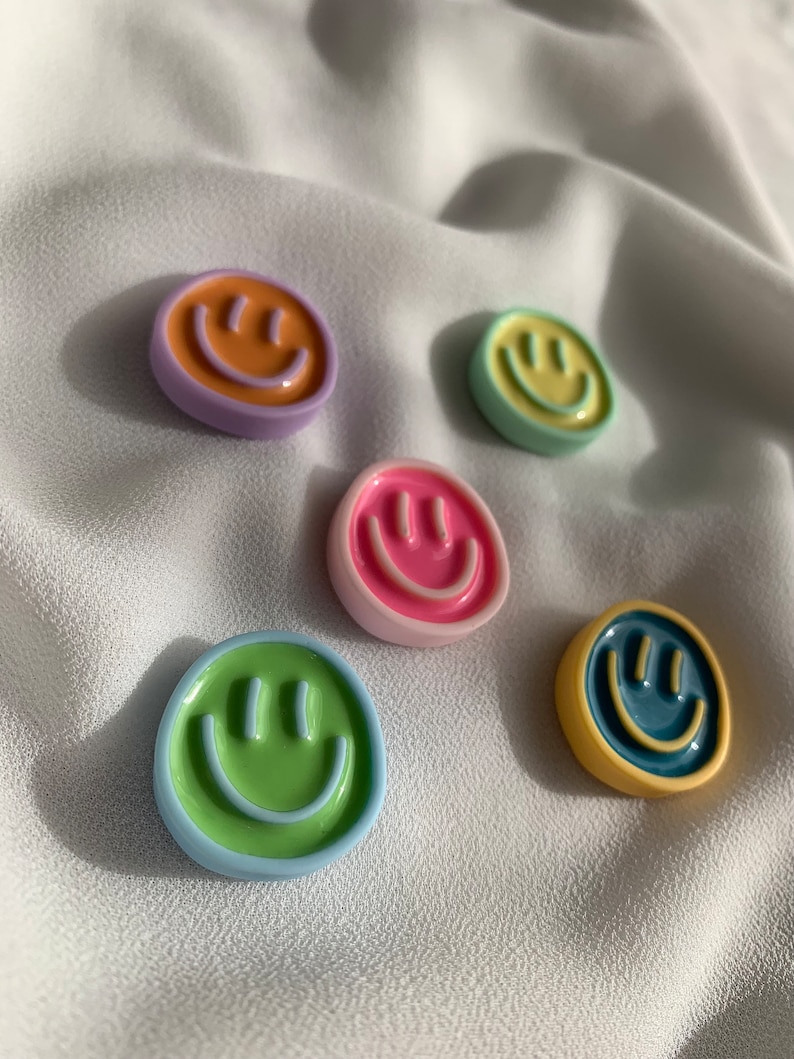 Magnet Smiley zufällige Farbe Kühlschrankmagnete Magnete Magnetwand Kühlschrank Smiley Smile Bunt Dekoration Gute Laune Bild 7