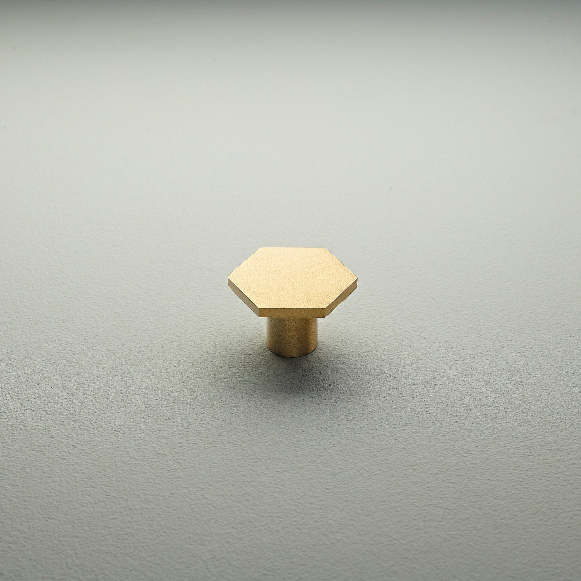 Perilla de gabinete de latón sólido / perilla del armario de | Etsy