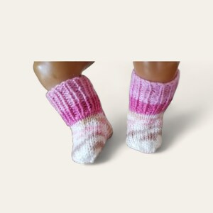 Warm, beautiful doll socks – perfect for dolls with foot length 5-6 cm