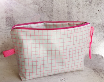 Small check cosmetic bag