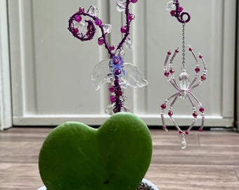 Twisted wire and beaded spider plant stake sun catcher