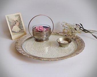Elegantes Tablett mit Glasplatte und Silberrand, Servierplatte, Kuchenteller, Tray with glass top and silver rim, serving platter, Vintage