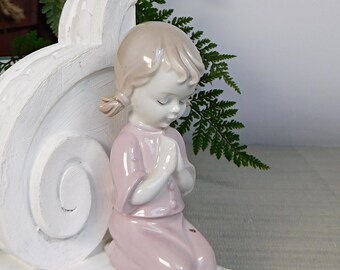 Wagner & Apel - Lippelsdorf - GDR, porcelain figurine, praying girl, 60s / 70s, vintage