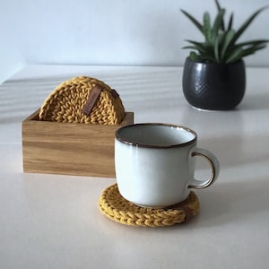 Set of 4 coasters in a wooden storage box, round hot mug and cup placemats for kitchen table decoration, perfect gift for her and him.