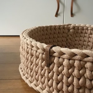 Grand lit en coton pour chat et chien de petite ou moyenne taille, panier en grosse laine au crochet, coton recyclé, produit respectueux de l'environnement.
