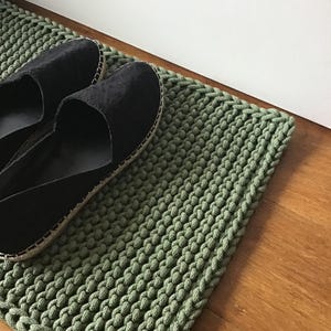 Cotton mat to place in the hallway under wet shoes, floor protection by the entrance door, original delicate doormat, machine washable.