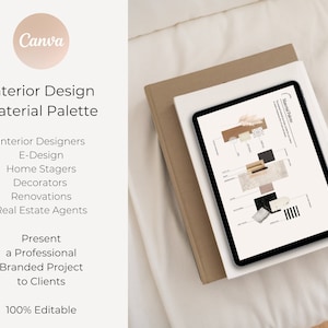 Pode incluir: Um tablet digital exibindo uma paleta de materiais de design de interiores, repousando sobre uma pilha de livros. A paleta inclui v&aacute;rias texturas e cores. O texto no tablet e na imagem diz "Interior Design Material Palette" e "100% Editable". Uma esfera de madeira est&aacute; ao lado dos livros.