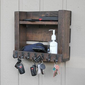 Entryway key holder for wall, 7 key hooks, mail holder wall organizer