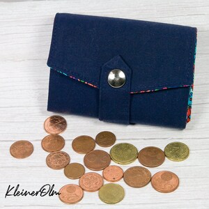 Geldbeutel Mini Ruby - kompakt mit viel Platz für Karten und Geld - Dunkelblau mit rot pink blau