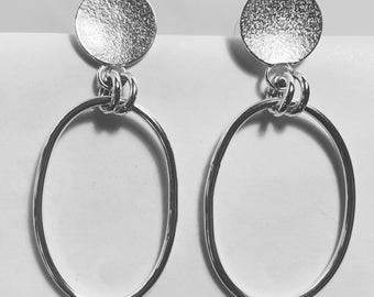 Oval hoop earring