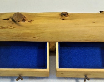 Jewelry box made from a thuja trunk.