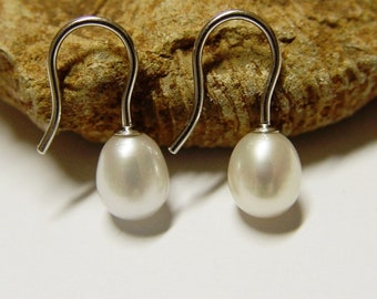 Pearl Earrings in Silver