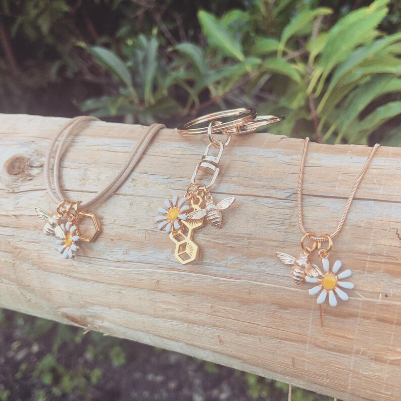 Gold plated bee and honeycomb charms Daisy Bee keyring Handmade by Mouse /'Dolly/' daisy and bee Keyring enamel daisy on a gold Keyring