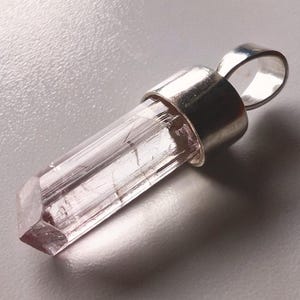 Rosa Turmalin-Rubellit-Kristall-Anhänger mit Silber