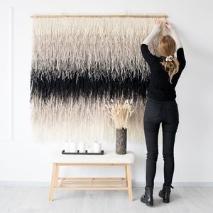 Decorazione murale Shaggy - Arazzo da parete in lana intrecciata - Arte tessile moderna - Arte in fibra minimalista / Arte murale Boho - Decorazione murale minimalista