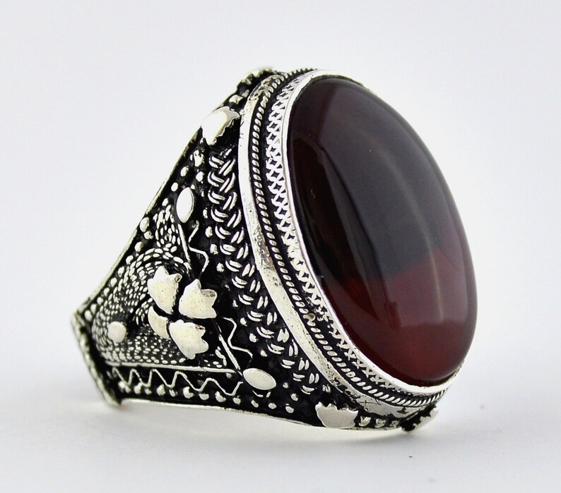 Muslim Jewelry Yemen Kabdi Dark Red Aqeeq Aqiq Agate Carnelian Stone Set on Yemeni Sterling Silver Men Ring