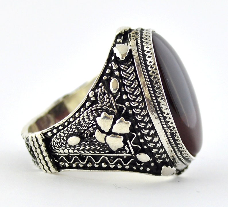 Muslim Jewelry Yemen Kabdi Dark Red Aqeeq Aqiq Agate Carnelian Stone Set on Yemeni Sterling Silver Men Ring