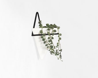 Blumentopf zur Wandbefestigung | Pflanzgefäß Wand Dreieck | hängender Blumentopf mit Metallhalter | Sukkulenten Wanddeko modern