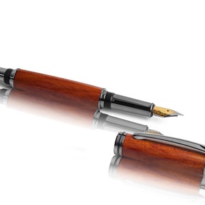 Madera de ciruelo - pluma estilográfica elegante, pluma estilográfica torneada a mano - para usted o como regalo para sus seres queridos - grabado o estuche opcional
